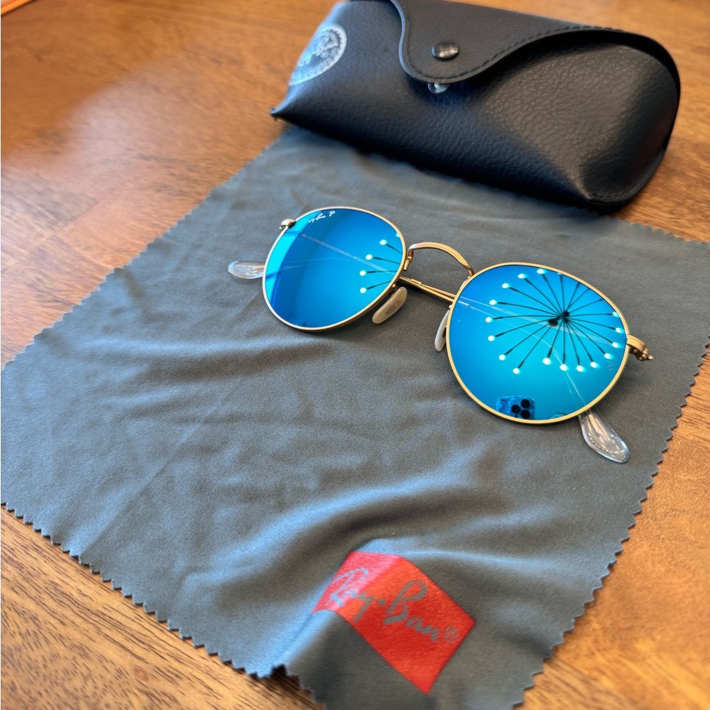 Ray-Ban polarized sun glasses in great condition!